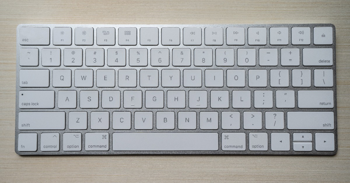 image of keyboard for how to write headlines to get clicks for content marketing plan 